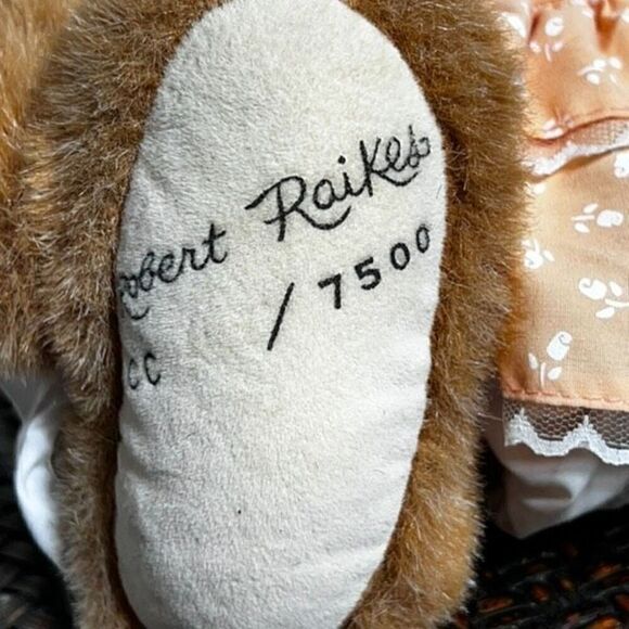 Robert Raikes 15" Aunt MaryLou Wooden Face Bunny Rabbit Plush Toy - Picture 4 of 6